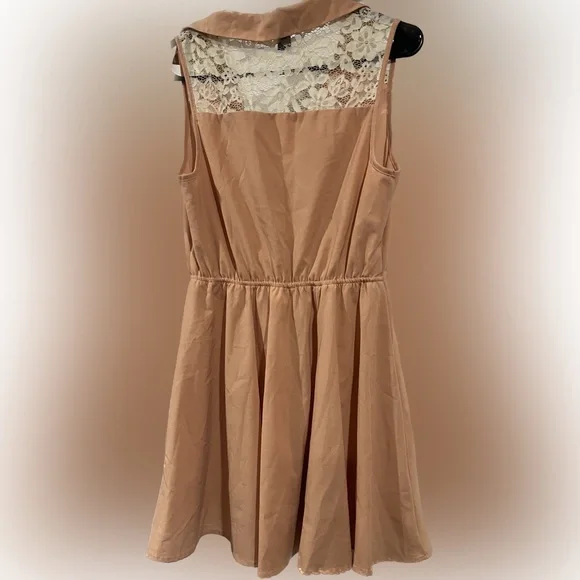 Forever 21 Peach Lace Dress with sheer lining underneath. - Picture 2 of 7